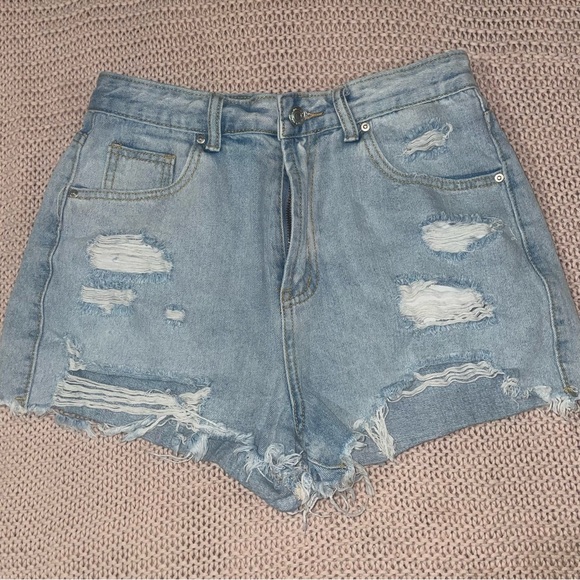 Pants - Distressed Jean Short Shorts Never Worn